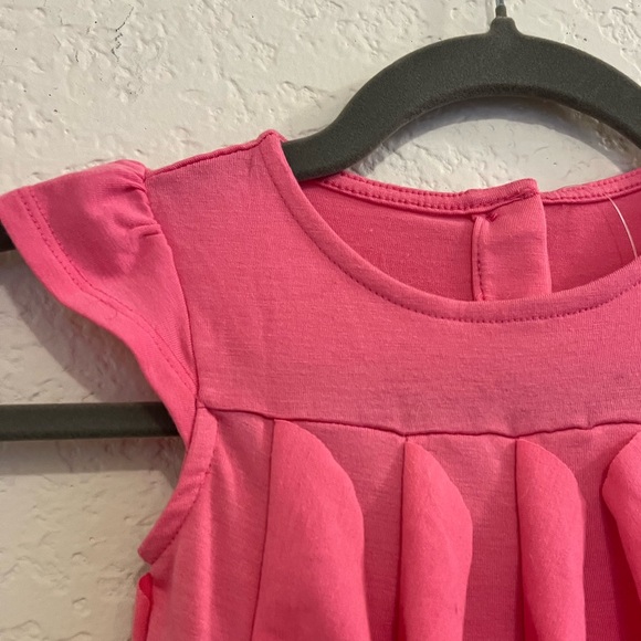 *** NWT *** Infant Girls Barbie Pink Ruffled Dress - Picture 3 of 5